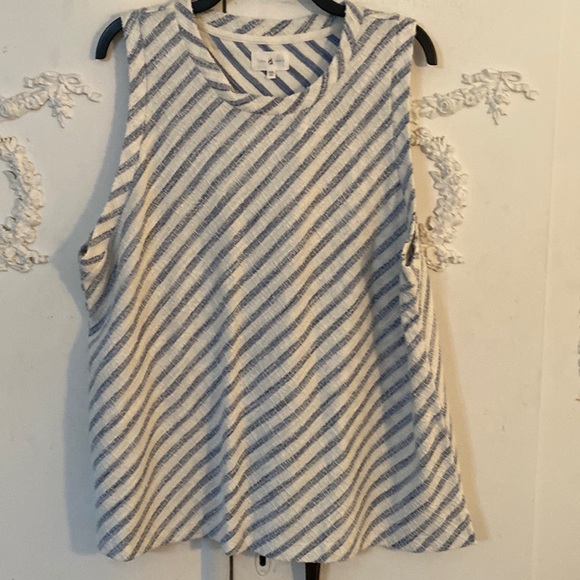 Lou & Grey Tops - Lou & Grey textured sleeveless knit top. SZ XXL. NWT